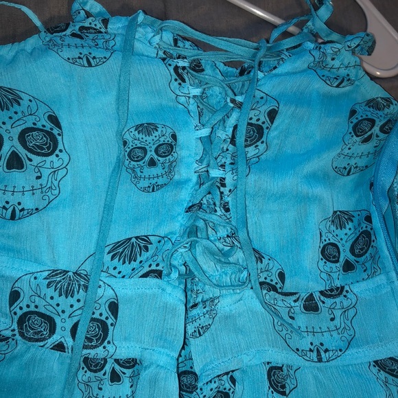 Blue medium sized skull dress - Picture 3 of 4